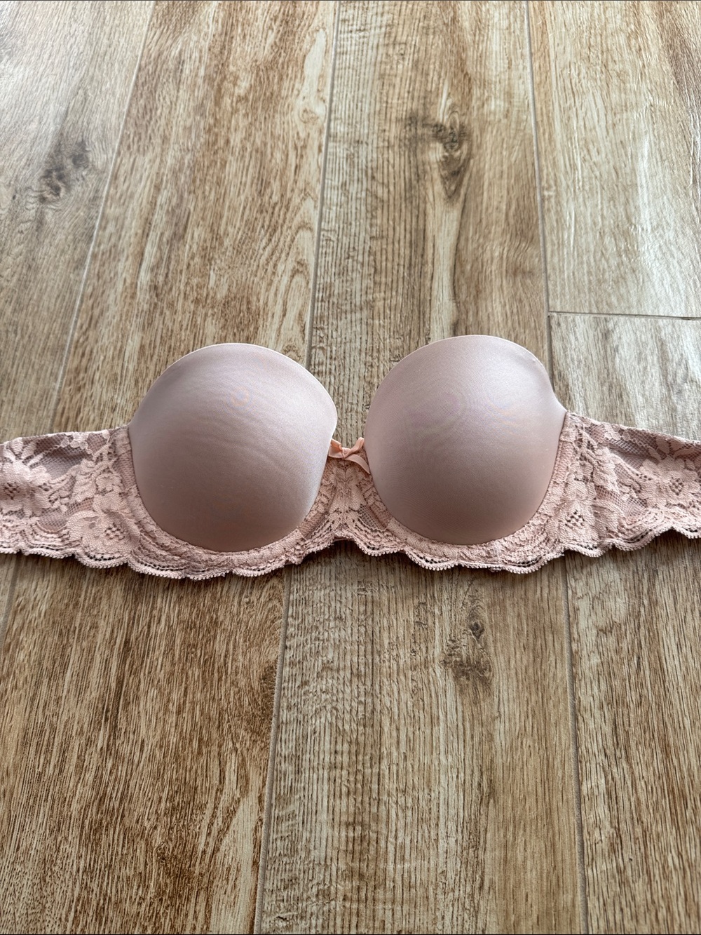 Victoria’s Secret 32B Lace Strapless Bra
